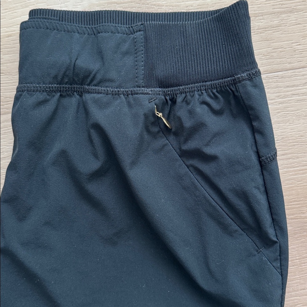 Lilly Pulitzer - Luxletic Run Around Pants - Picture 3 of 13